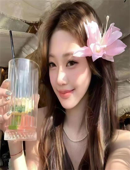 超级英雄深度评论：【深度艺术鉴赏】夜幕降临2022教育的知识传递与思想启蒙